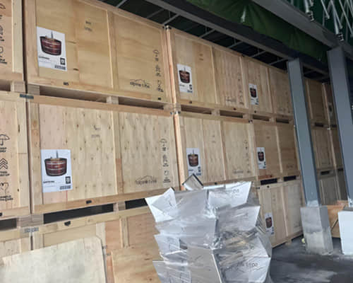 The outdoor bathtubs we produce are packed in wooden boxes, so you can enjoy a comfortable bath out 