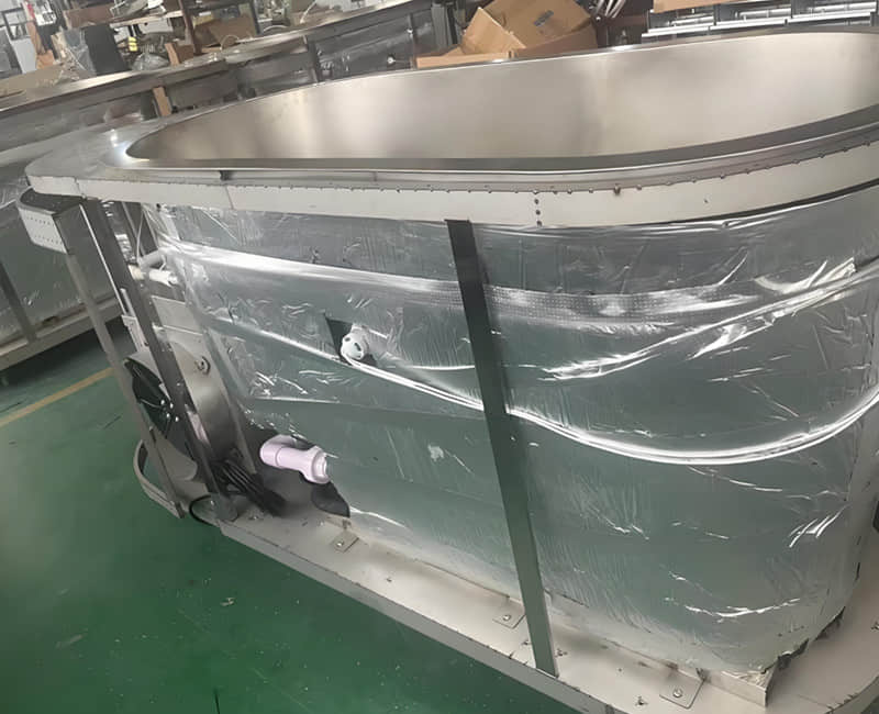 Bathtub semi-finished product warehouse display.