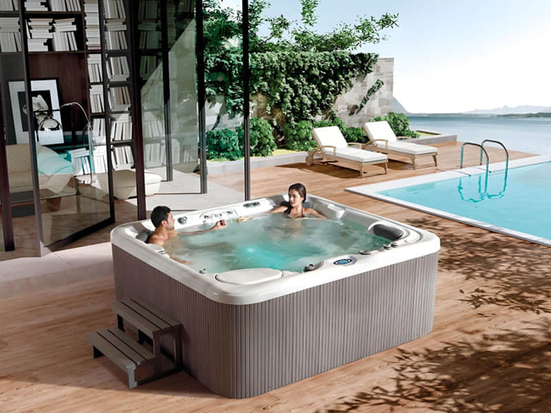 Material Selection for Outdoor Bathtub