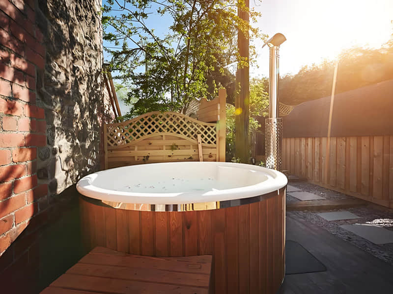 7 practical tips to help you buy an outdoor spa bath correctly