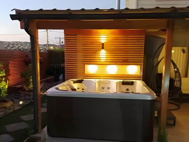 Outdoor jacuzzi, bathtub that can be heated at constant temperature Outdoor jacuzzi, bathtub that can be heated at constant temperature