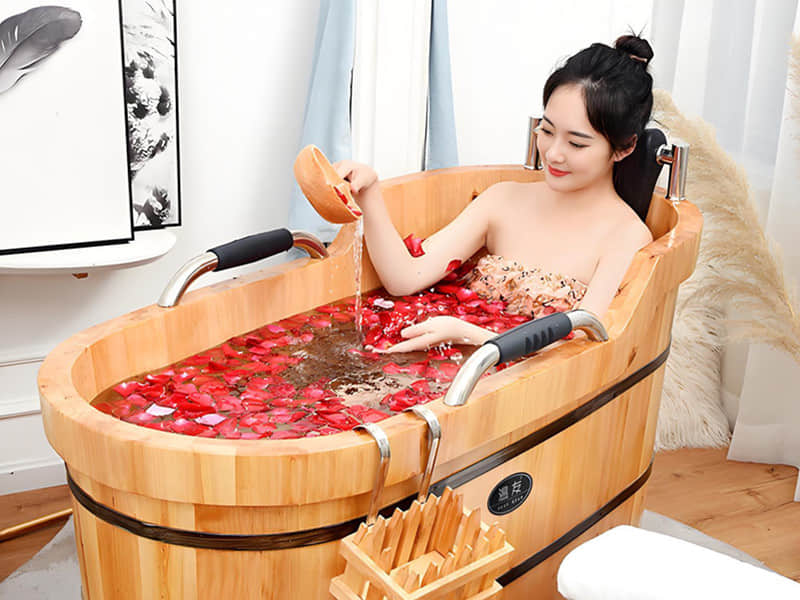 Cool Outdoor Bathtubs: A New Way to Enjoy Bathing